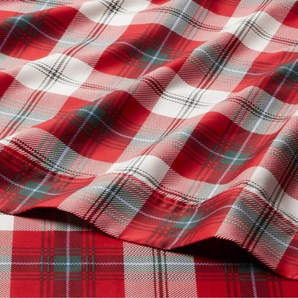 Queen 400 Thread Count Performance Holiday Sheet Set Green/Red Plaid